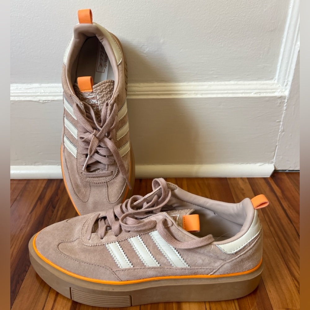 Adidas Super Sleek 72 Women’s sneakers
Size 10